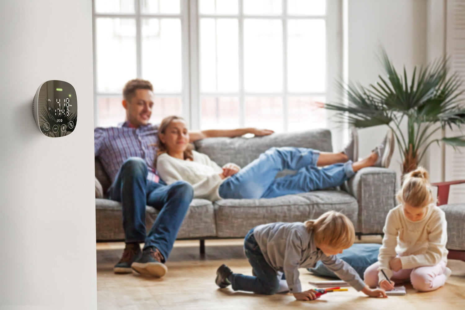 SPC CO2 AIR QUALITY MONITOR te avisa cuándo es momento de ventilar, un gesto tan sencillo como importante para contener la COVID-19