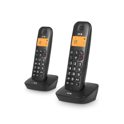 Ecrã amplo e iluminado que se lê bem de dia e de noite