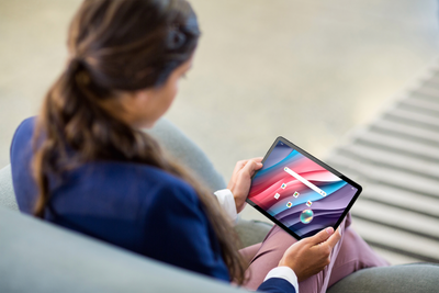 Ecrã Full HD+ de 11” com cores vivas e grande definição